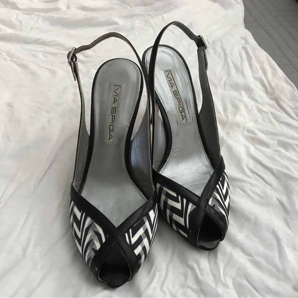 Black & white Via Spiga heels!